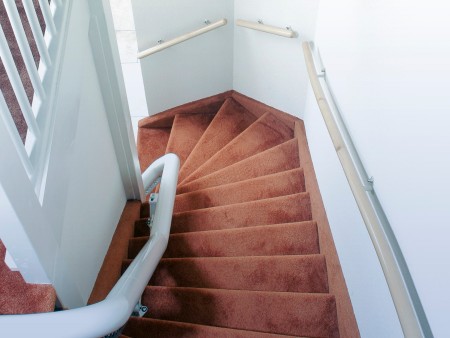 De S200 traplift behoud de beloopbaarheid van uw trap